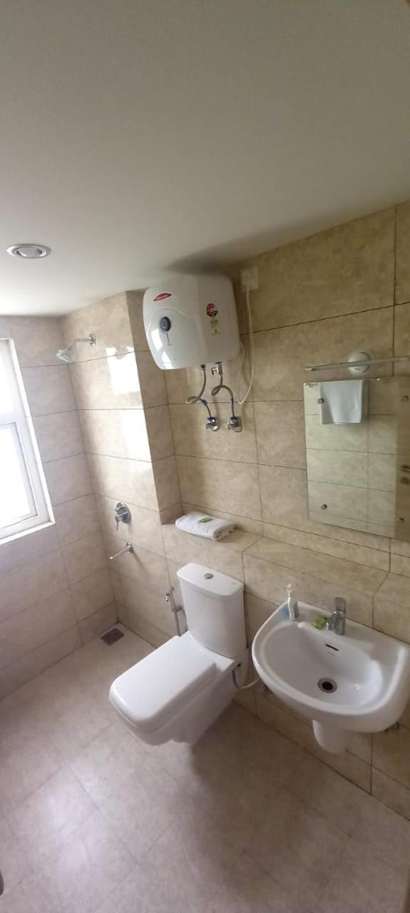 Dubey Homestay - 500 Meter From Temple Vrindavan Exterior photo
