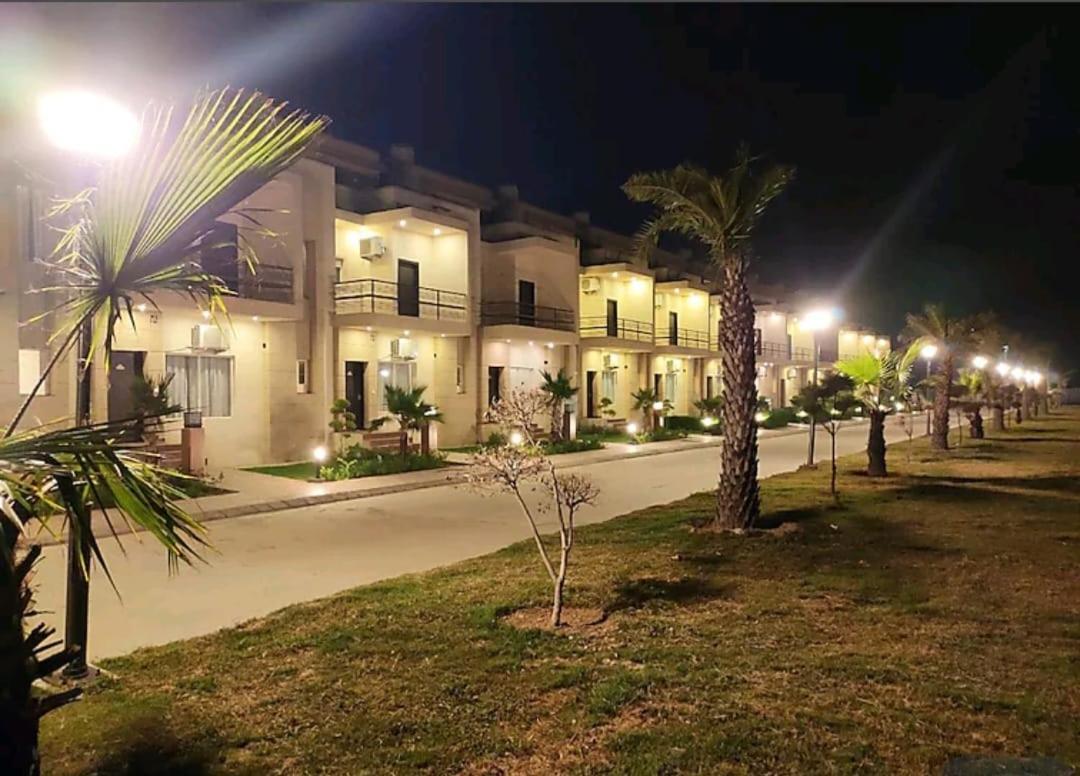 Dubey Homestay - 500 Meter From Temple Vrindavan Exterior photo